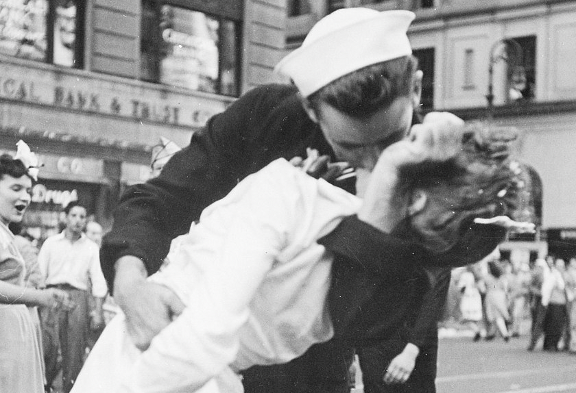 Woke Americans wanting to ban iconic V-J Day Kiss, sparking outrage from conservatives
